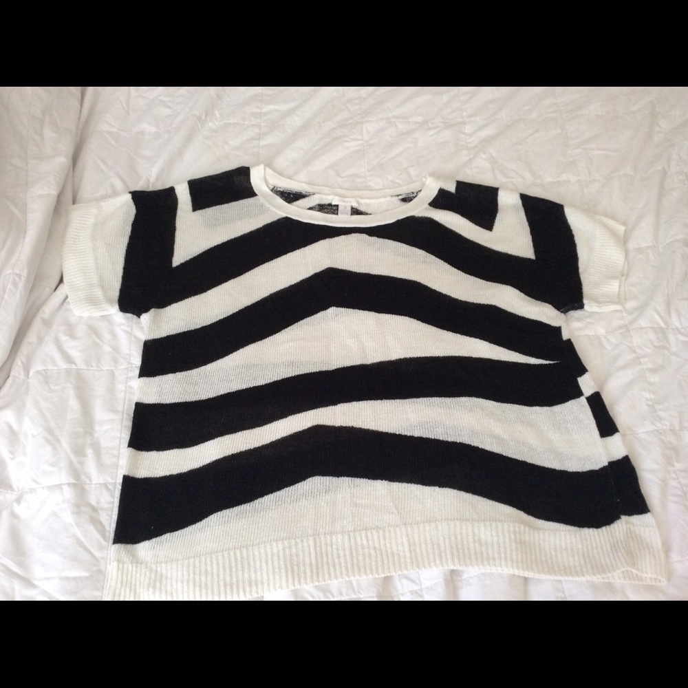 Chico’s sweater. Size 3.